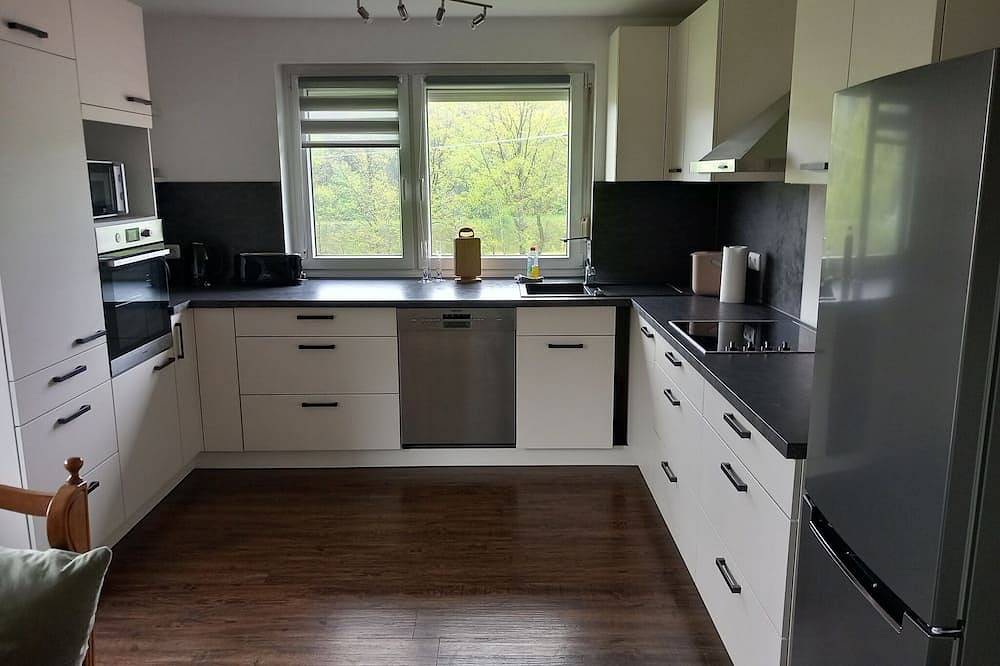 Ganze Wohnung, Ferienwohnung am Waldrand (140qm) mit Balkon und Garten in Bechhofen, Fränkisches Seenland