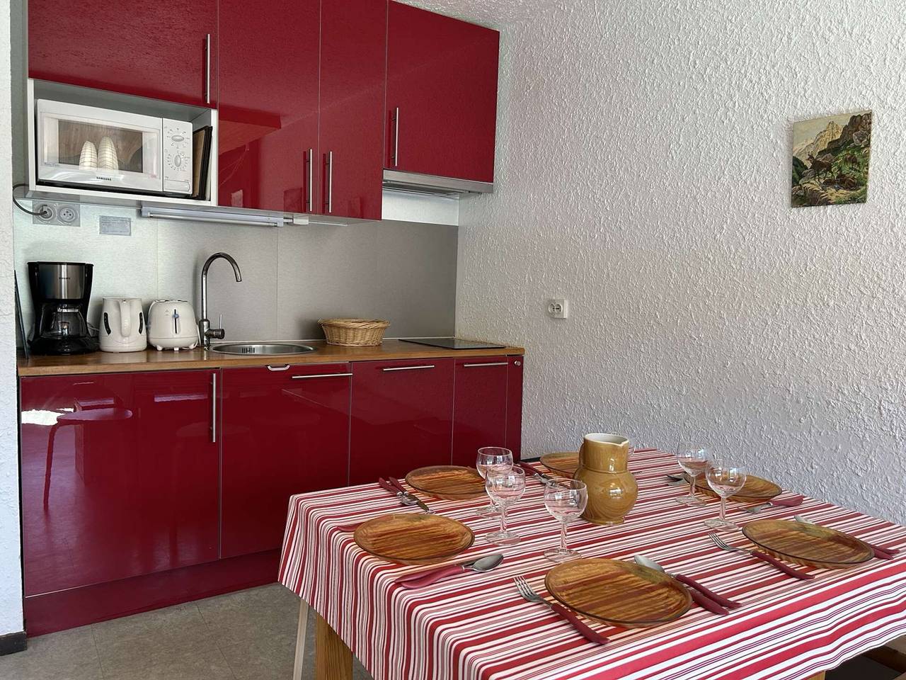 Appartement entier, Appartement Montgenèvre: 6 pers, 2 ch + coin montagne, balcon, parking, prox commerces in Montgenèvre, Région de Briançon