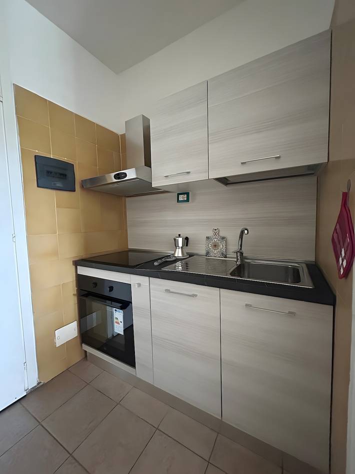 Casa vacanze 'Monolocale Con Terrazza E Piscina' con Wi-Fi e aria condizionata in Marina di Bibbona, Bibbona