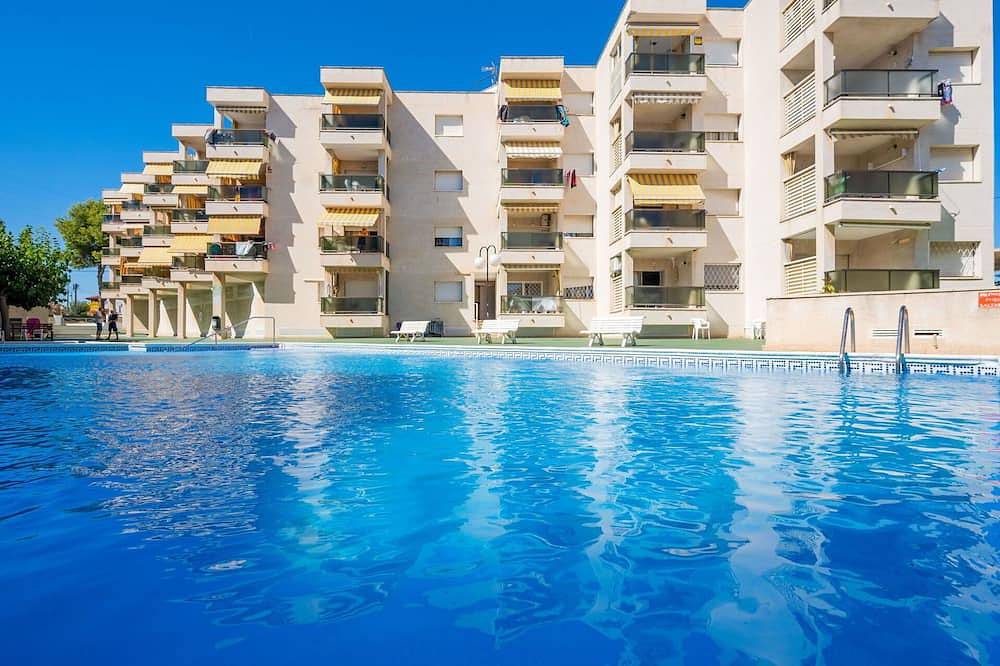 Entire apartment, Beautiful apartment for 4 guests with A\/C, Wifi, pool, Tv, terrace and pets allowed in Torredembarra, Costa Dorada