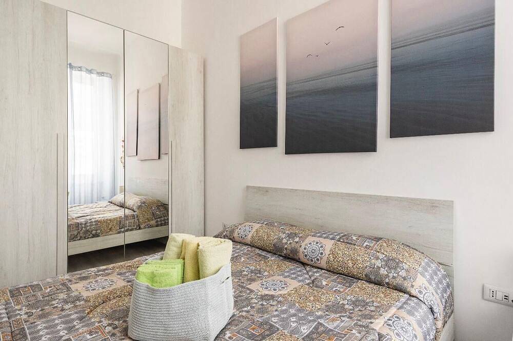 Entire apartment, Apartment Leo Deiva Marina 100 mt from the sea in Deiva Marina, Riviera di Levante