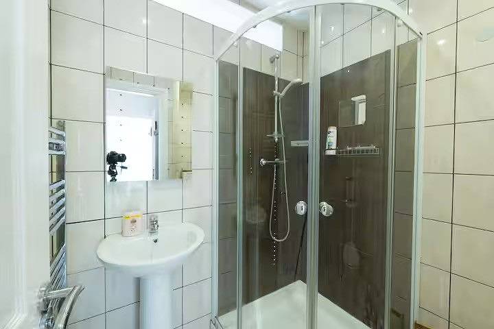 Ganze Ferienwohnung, Family/Business - Near Transport - Wifi - Sleeps 4 in Greenwich, London