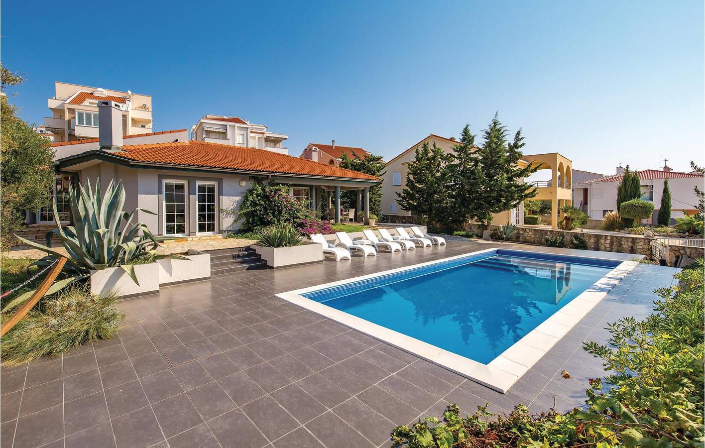Ferienhaus für 6 Personen mit Terrasse in Novalja, Pag