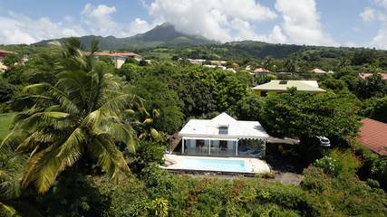 Villa for 6 Guests in Saint-Pierre, French West Indies, Picture 3