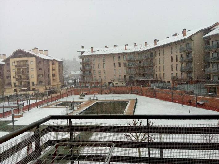 Apartamento de vacaciones para 6 personas, con vistas además de piscina y terraza - 1