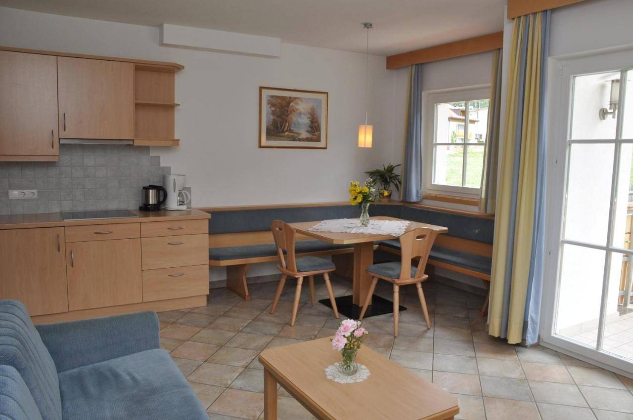 Ganze Wohnung, Apartment with Mountain View in Reischach Südtirol, Bruneck