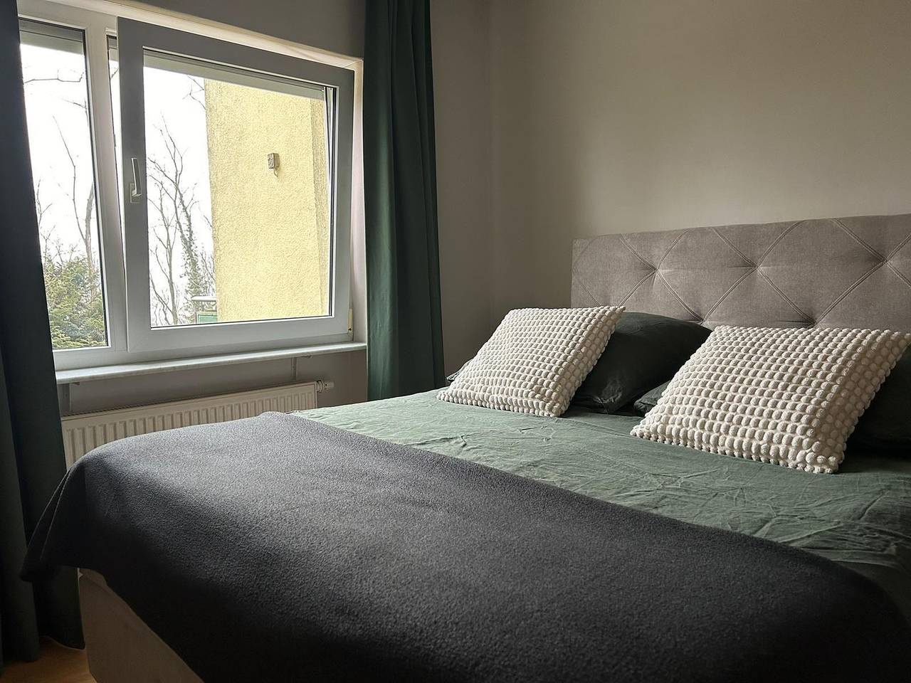 Ganze Ferienwohnung, Sanierte 2-Zi.-Wohnung nahe Winterberg Klinikum in Saarbrücken, Saarbrücken & Umgebung