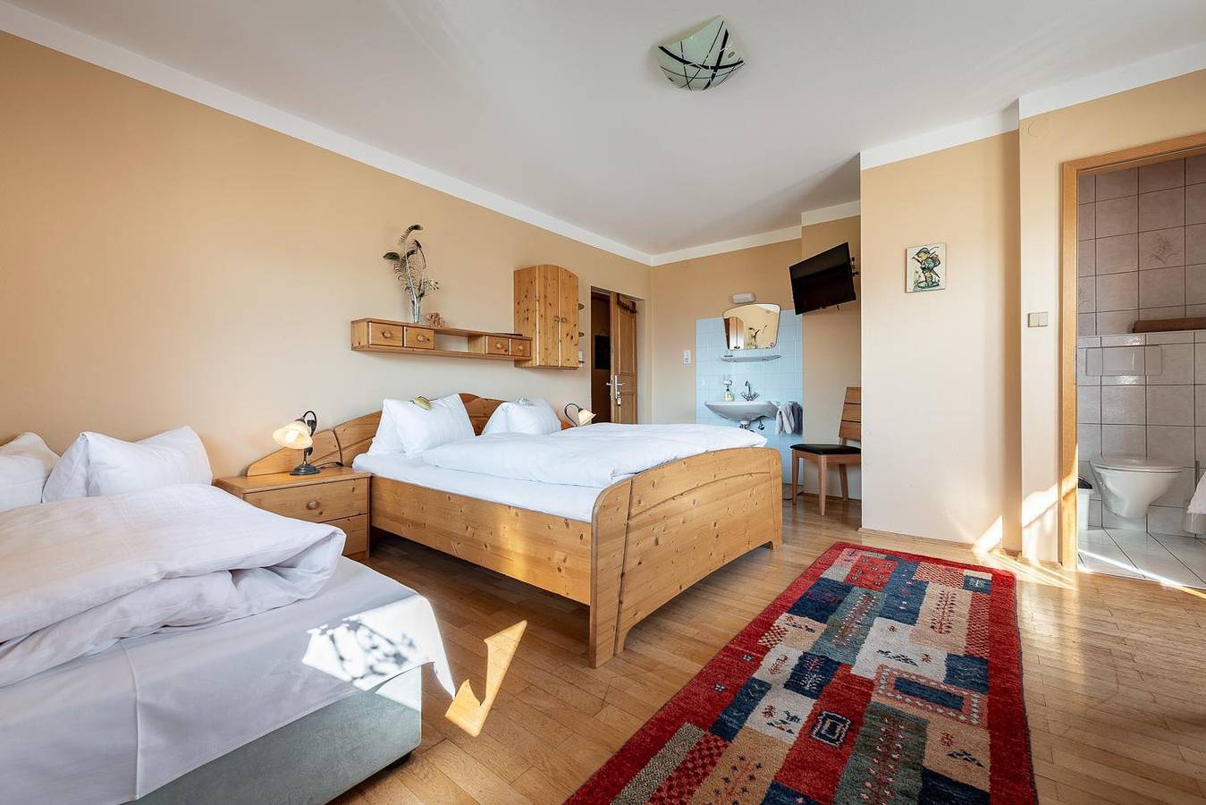 Ganze Ferienwohnung, Dreibettzimmer in Stans, Tiroler Unterland