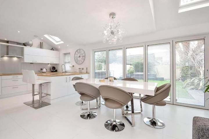 Location de vacances pour 11 personnes, avec jardin et jacuzzi à Portsmouth