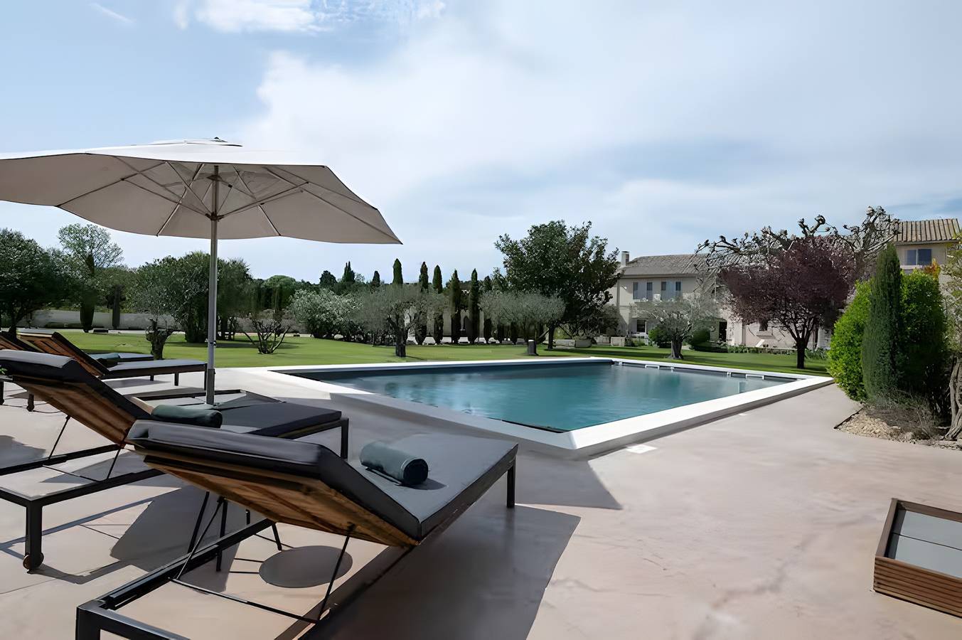 Mas de charme avec piscine chauffée au coeur des Alpilles in Noves, Région d'Arles