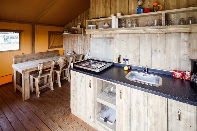 Tent voor 5 personen met terras in Veluwe