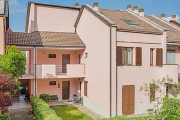 Gîte pour 5 personnes, avec jardin et piscine à Pignone
