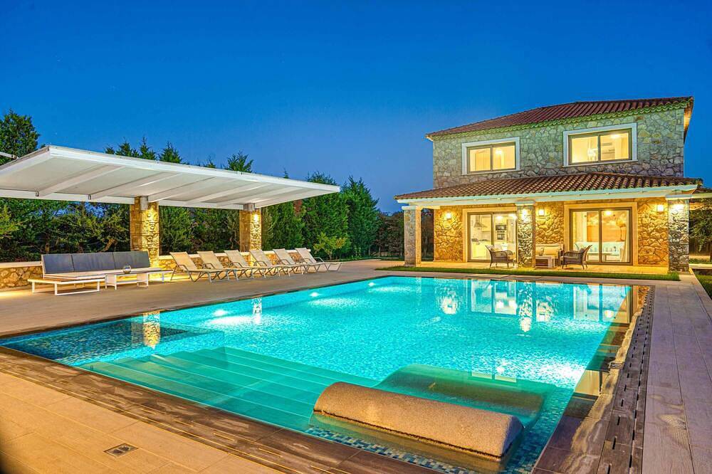 Serenity Zante - Drei Schlafzimmer Villa, Schläft 6 in Drosia (Zakynthos), Kipseli