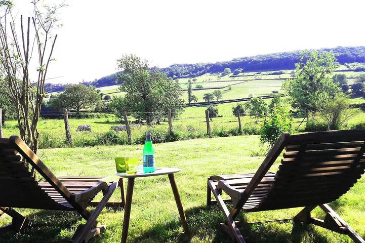 Location de vacances pour 6 personnes dans La Vineuse sur Fregande