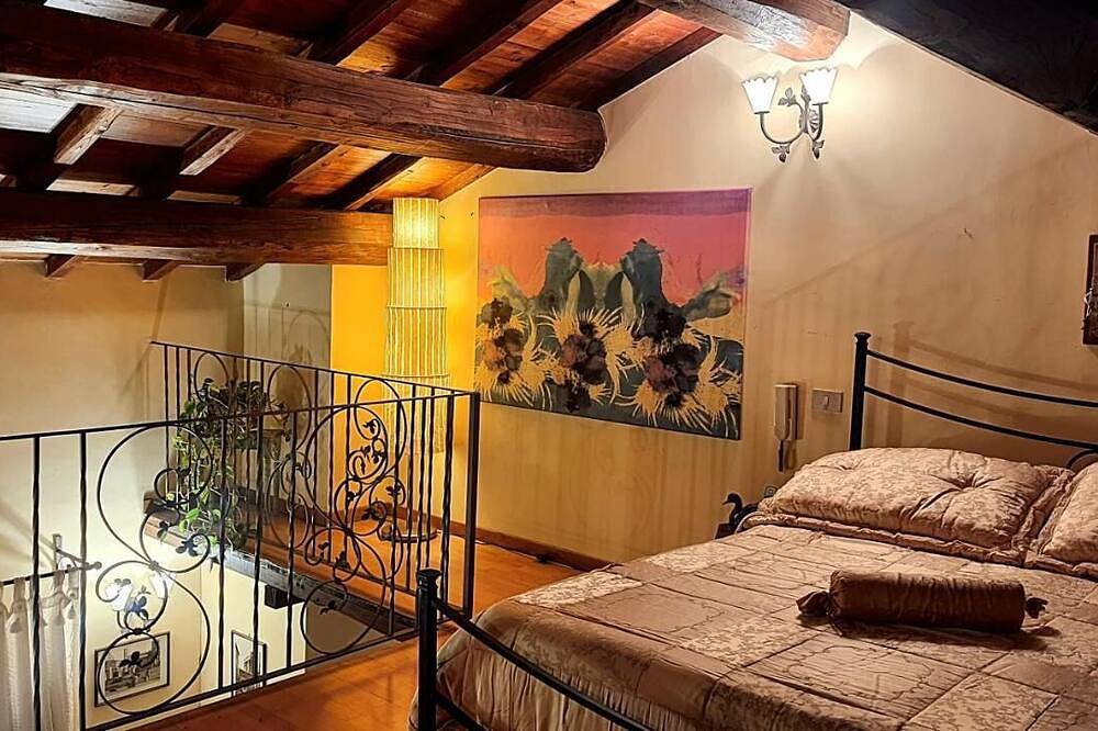 Romantica casa con soppalco, ideale per coppie e famiglie fino a 5 persone. in Nepi, Provincia di Viterbo