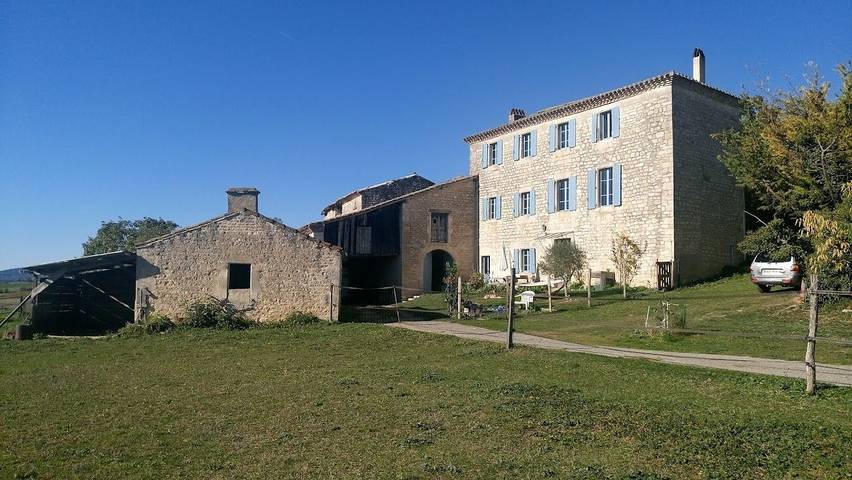 Chambre d’hôte pour 2 personnes, avec Jardin à Virac