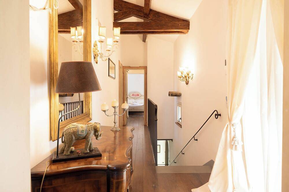 La Preziosa holiday villa in Passignano sul Trasimeno, Lake Trasimeno