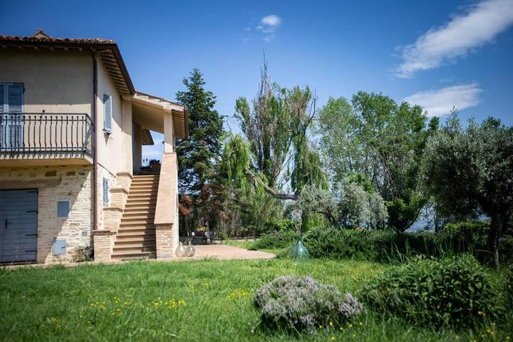 Location de vacances pour 2 personnes, avec vue et jardin, animaux acceptés à Bevagna - 2