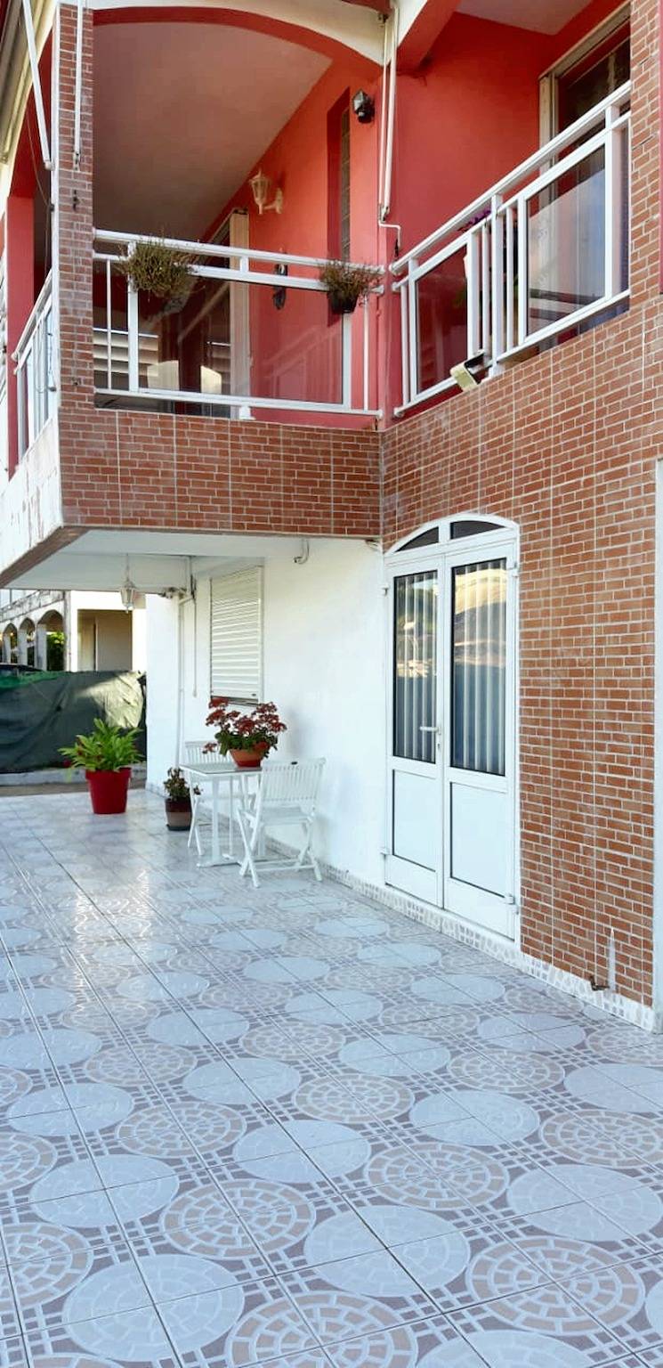 Estudio entero, Estudio cómodo en Les Abymes, 28 m², cerca de las playas. in Les Abymes, Guadalupe