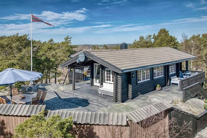 Feriehus for 10 personer, med hage - 1