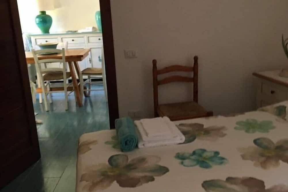Santa Margherita di Pula: villetta a schiera con giardino a 200 metri dal mare in Santa Margherita di Pula, Pula e dintorni