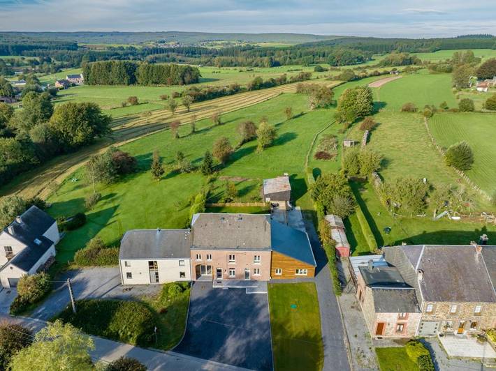 Gîte pour 10 personnes, avec jardin et vue dans Rienne