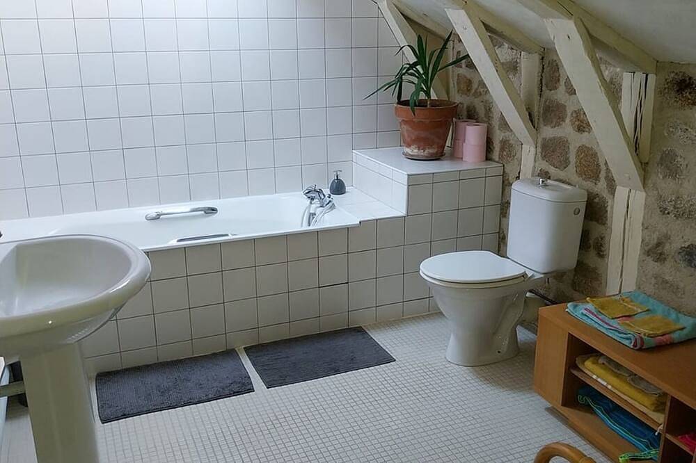 Guest house in Rouffiac (Auvergne), Aurillac en omgeving