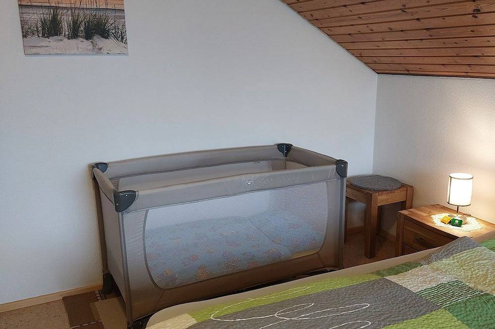 Ganze Wohnung, Renovierte moderne Ferienwohnung, gemütlich und ruhig gelegen in Waldachtal, Mittlerer Schwarzwald