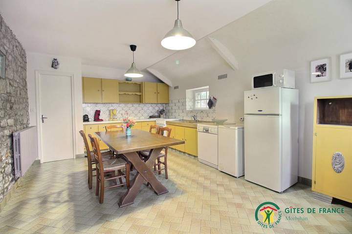 Gîte pour 5 personnes, avec jardin à Crach - 4