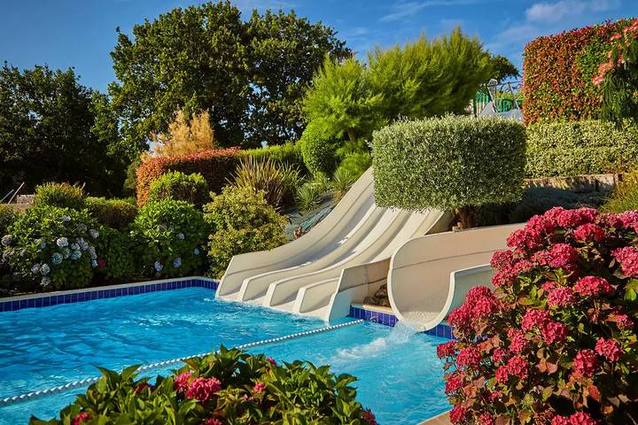 Camping für 4 Personen, mit Terrasse und Pool in Carnac - 3