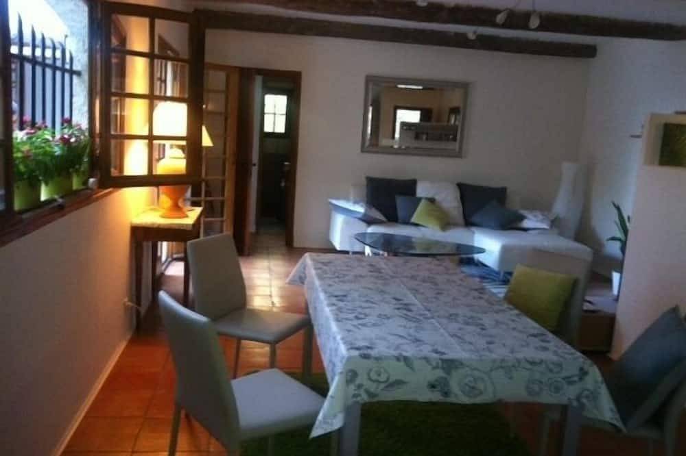 Detached house - in the heart of an olive grove in Berre-les-Alpes, Nice region
