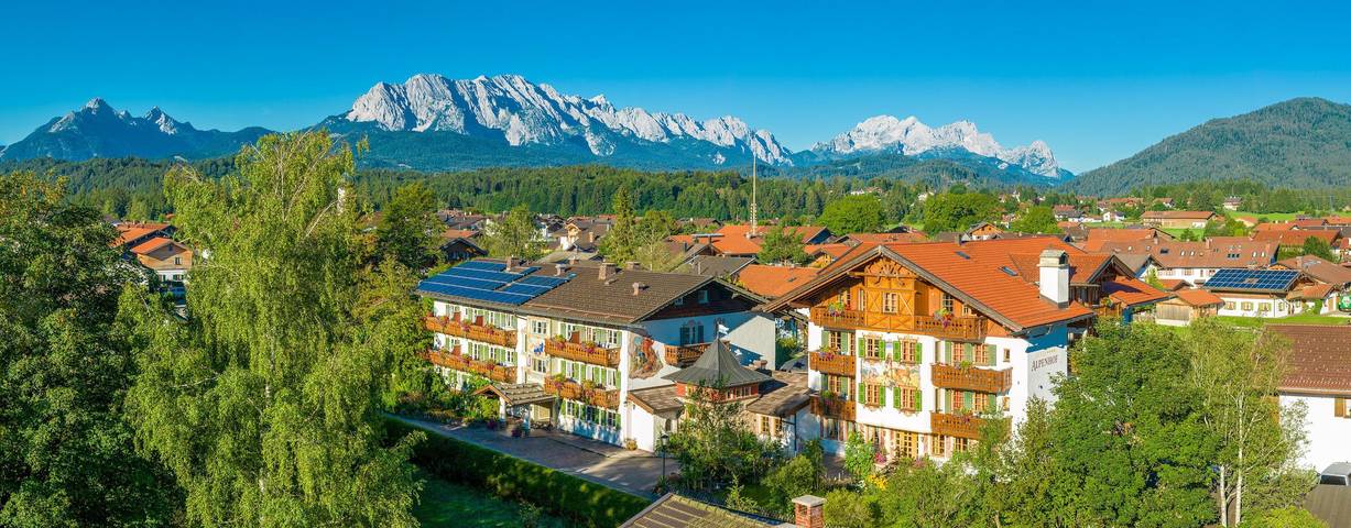 Hotel für 2 Personen, mit Balkon und Terrasse sowie Sauna und Ausblick in Krün