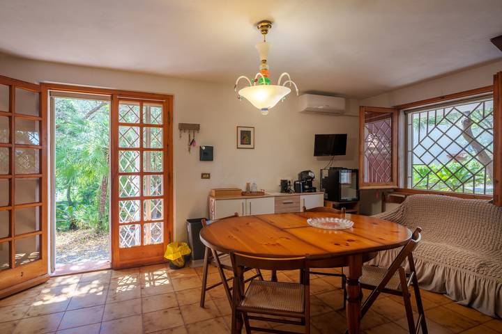 Ferienhaus für 7 Personen, mit Balkon und Garten in Olbia