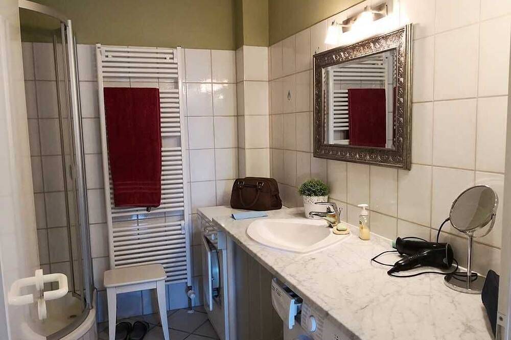 Ganze Wohnung, Ferien-Residenz am Nationalpark Wohnung 6 - Ferienwohnung in Gingst, Rügen