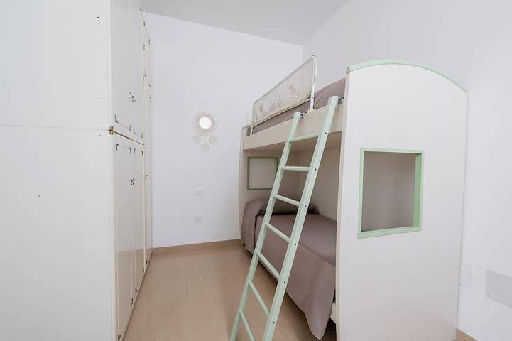 Ideal villa for families and groups, a stone's throw from the sea and the city. in Talsano, Taranto