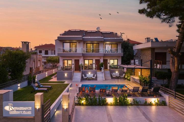 Location de vacances pour 6 personnes, avec Balcon et Terrasse ainsi que Jardin et Piscine dans Nea Kallikratia