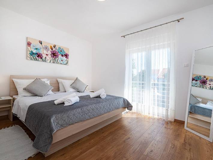 Ferienhaus für 8 Personen, mit Balkon und Terrasse sowie Garten und Pool in Općina Stankovci - 4