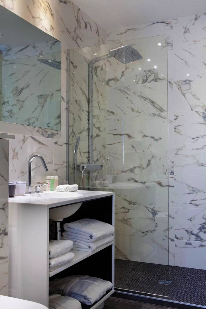 Hôtel pour 2 personnes, avec sauna et vue, animaux acceptés dans L'Olympia (Paris) - 2