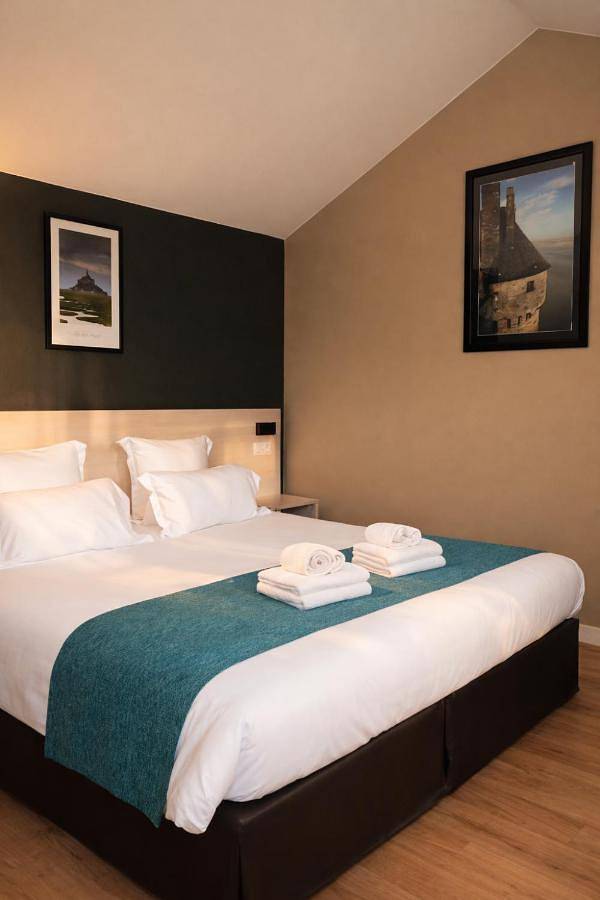 Hôtel pour 2 personnes, avec Balcon et Terrasse ainsi que Jardin et Piscine à Le Val-Saint-Père - 4