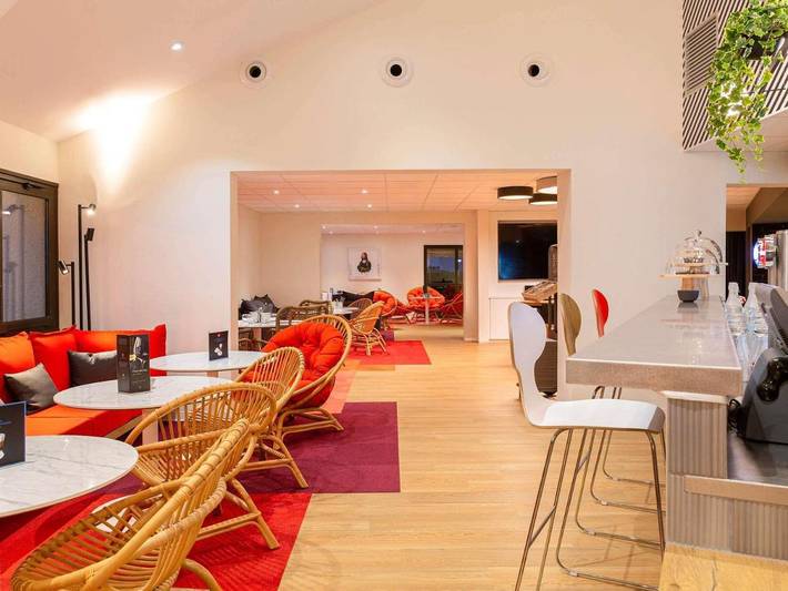 Hôtel pour 2 personnes, avec Terrasse et Jardin à Chambray-lès-Tours