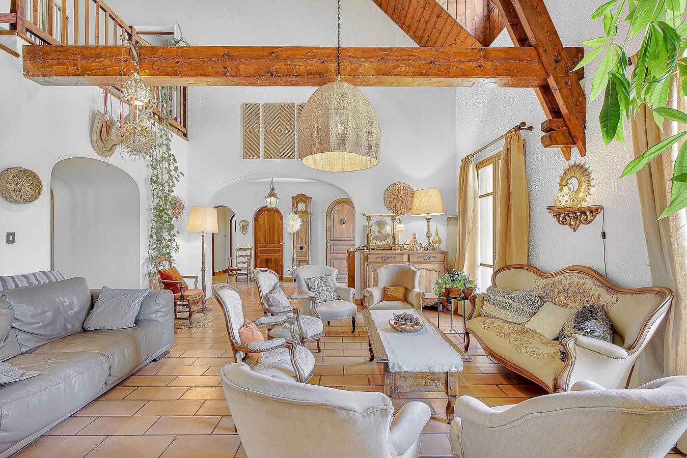 Chambre d’hôtes - Chambre Blanche 28 m² - avec vue montagne & piscine privée  in Gap, Région de Gap