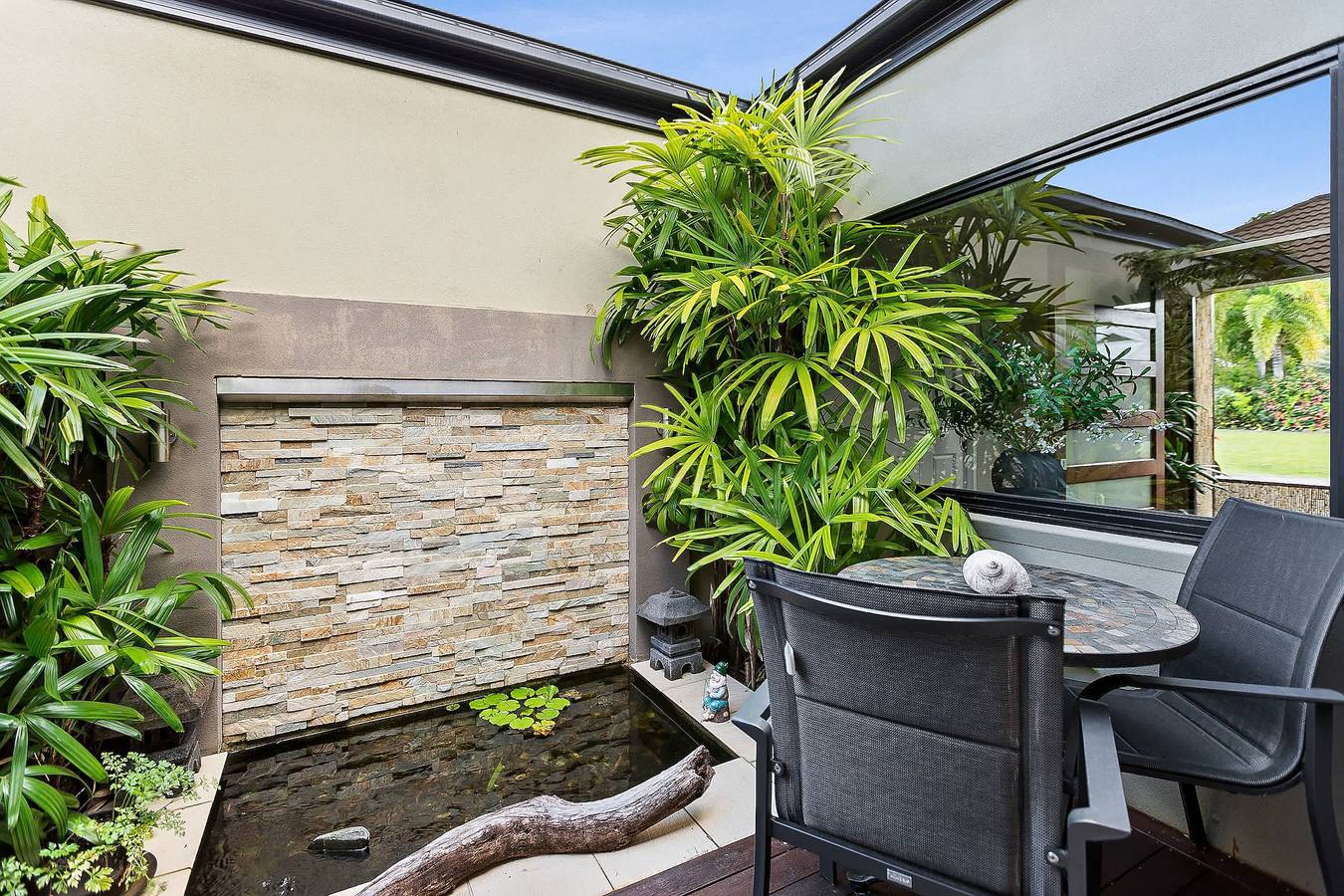 Modere - Pool  Entertainer  Child   Pet  in Trinity Beach, Cairns
