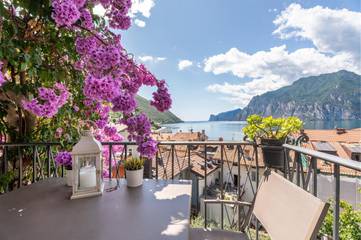 Ferienwohnung für 5 Personen, mit Garten und Seeblick sowie Ausblick in Torbole