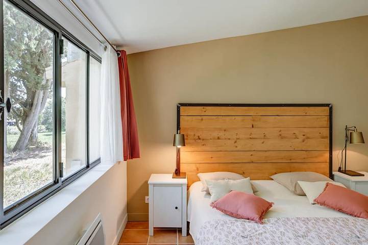 Location de vacances pour 6 personnes, avec jardin ainsi que piscine et terrasse à Pont-Saint-Esprit - 4