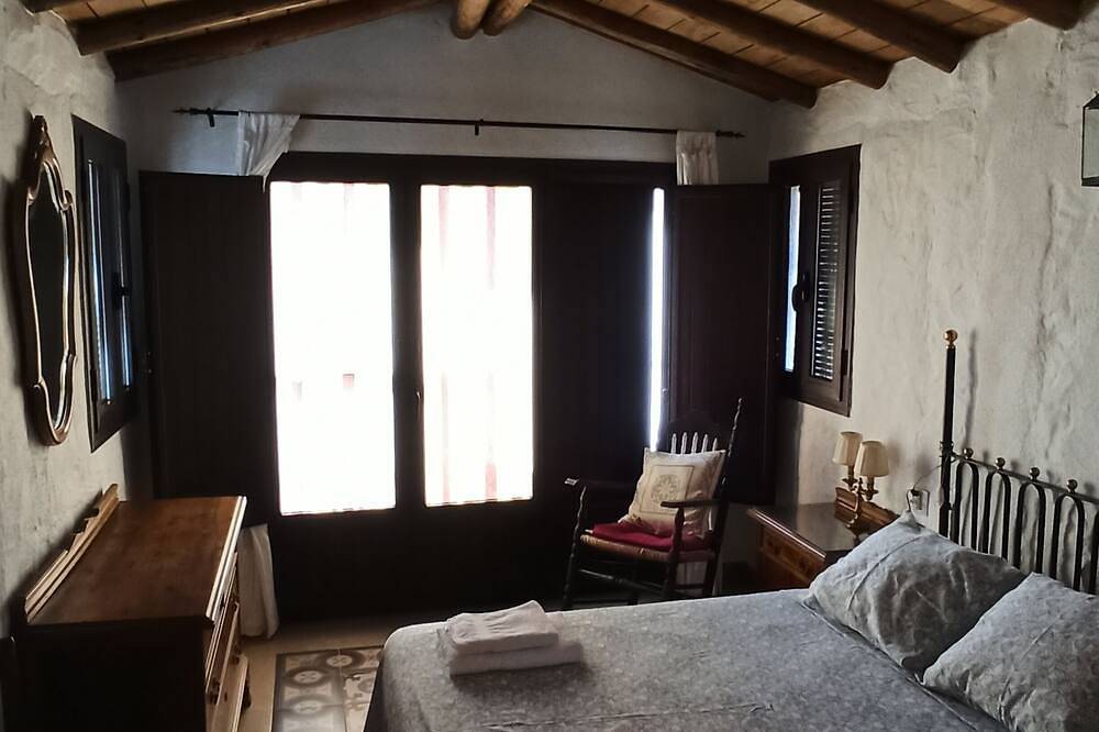 Rural house El Lucero, in the heart of the mountains (full rental) in Alájar, Sierra de Aracena y Picos de Aroche