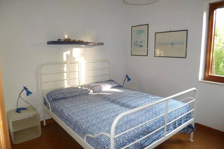 Large single-family villa with 1300 sq m tree-lined garden a stone's throw from the sea in Torre Olevola, San Felice Circeo