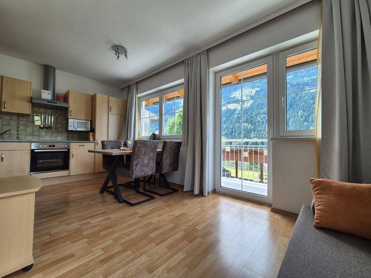 Ganze Ferienwohnung, Appartement 5 mit Balkon oder Terrasse in Flattach, Bezirk Spittal an der Drau