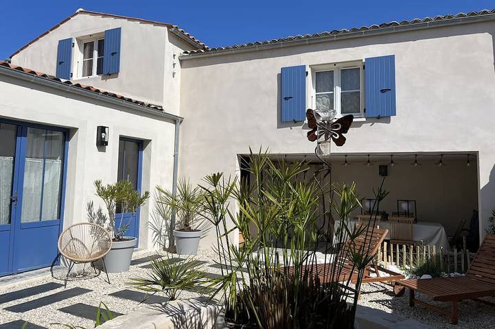 Location de vacances pour 8 personnes, avec Terrasse et Jardin à Saint-Rogatien