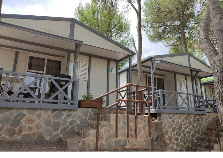 Bungalow para 5 personas, con Terraza y Jardín además de Piscina para niños y Piscina en Parc Natural de la Serra d'Espadà