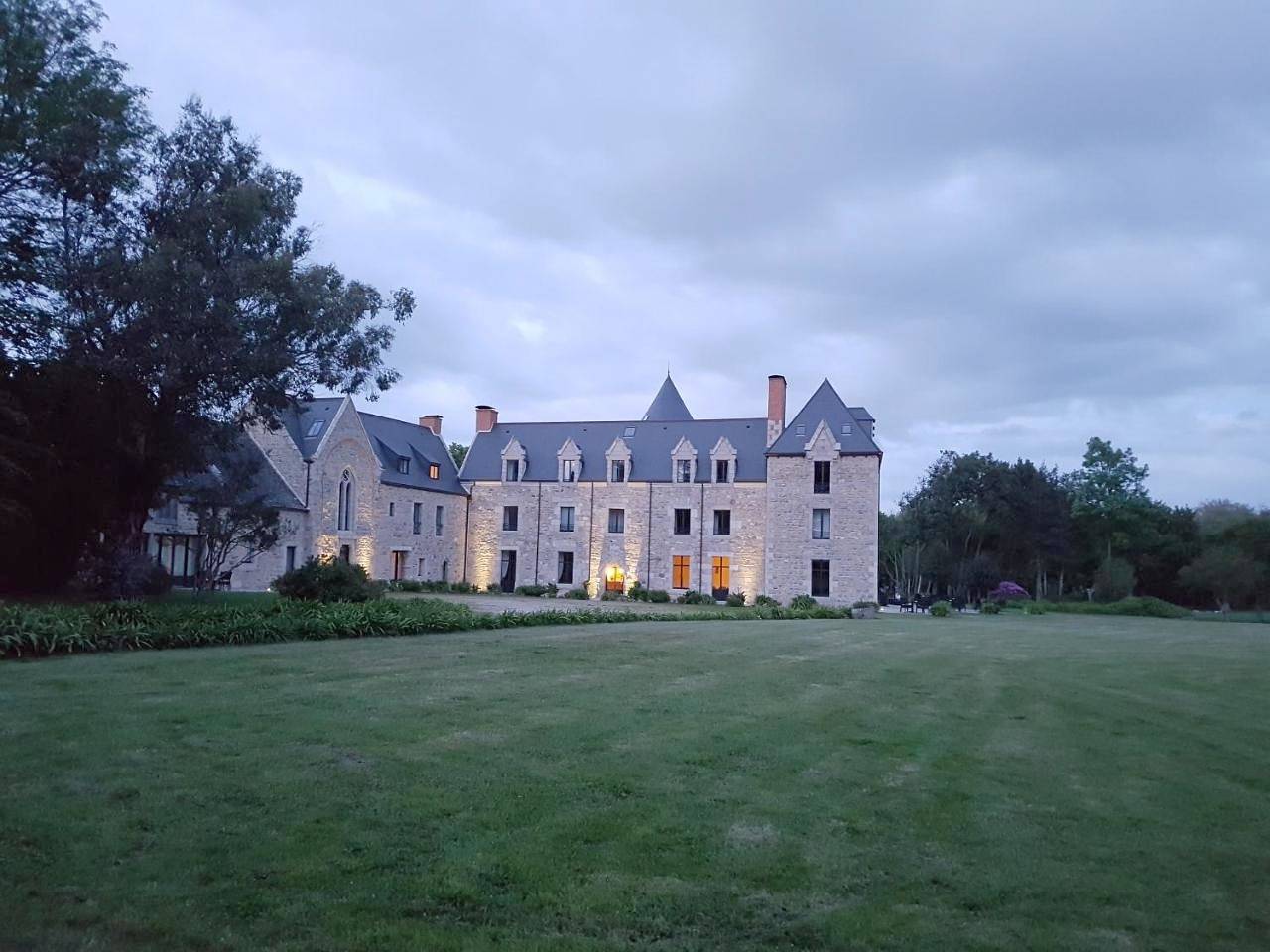 Manoir de Kergrec'h in Plougrescant, Côte de Granit Rose